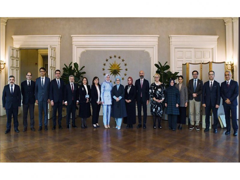 Mrs. Emine Erdoğan Meets with Dr. İhsan Şahin and Members of the Africa House Board